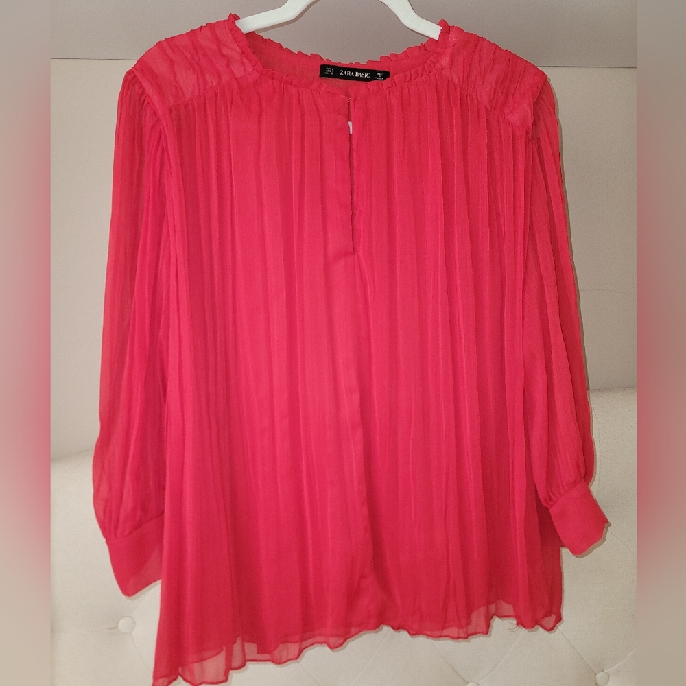 ZARA -Sz L- Chiffon Pleat Red Blouse